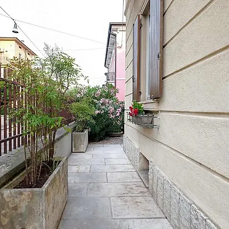 Dimora Giardino Di Giulietta 호텔 *